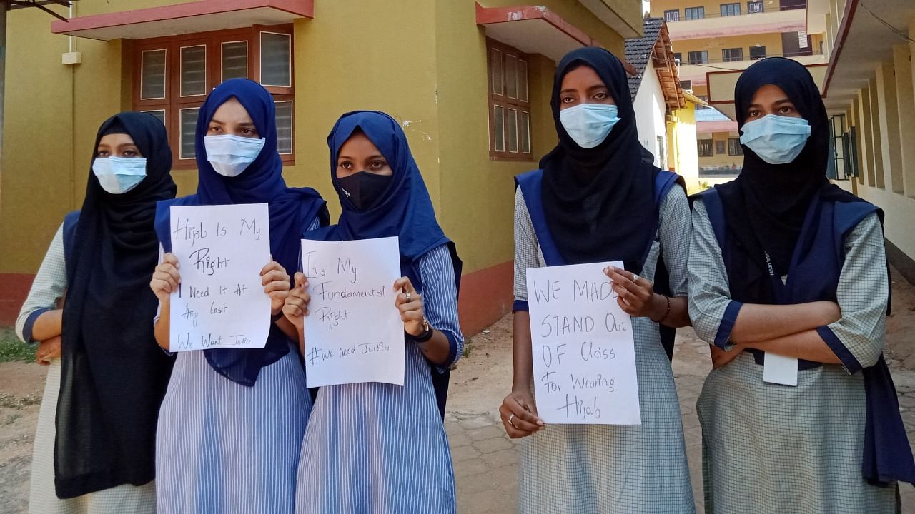 The Muslim girl students who were banned from entering their class in Udupi for wearing a Hijab. Credit: DH Photo