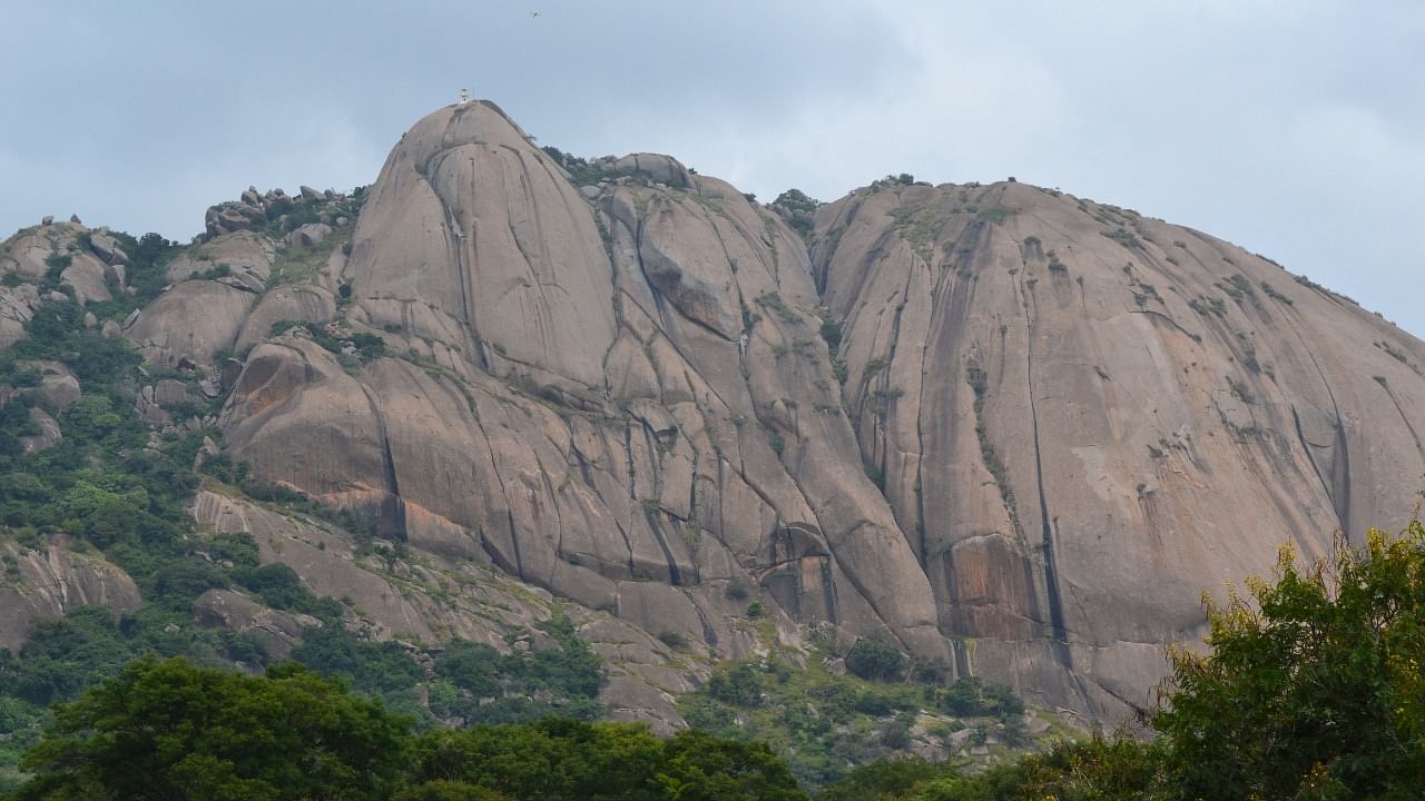 Historic and scenic locations around Savandurga, Vidurashwatha and Ramanagara will be spruced up with infrastructure to beckon weekend travellers. Credit: DH File Photo