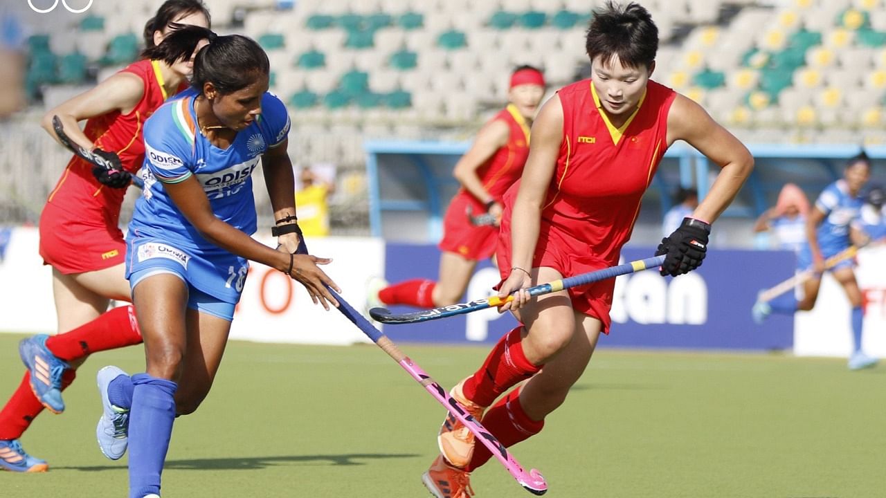 India team in action against China. Credit: Twitter/@OlympicKhel