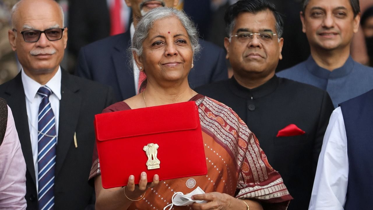 Union Finance Minister Nirmala Sitharaman (C). Credit: Reuters Photo
