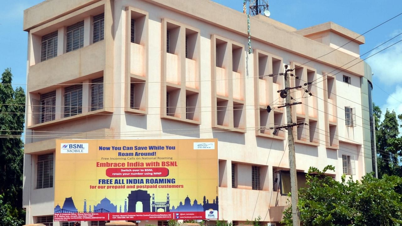 Picture of a BSNL hoarding. Credit: DH File Photo
