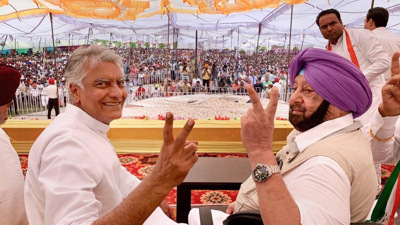 Former CM Amarinder Singh and Sunil Jakhar. Credit: PTI File Photo