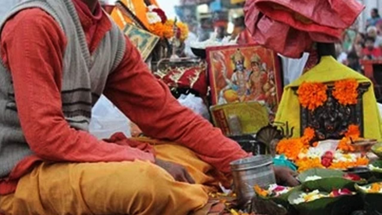 A large number of candidates are holding 'puja' to remove the ill-effects of 'Rahu kaal', 'Pitra dosh', 'Mangal dosh' and 'Kaal Sarp dosh' in their horoscopes. Credit: IANS File Photo