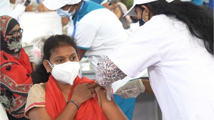 As many as 3.73 crore people have been administered two doses of the Covid-19 vaccines, while 55 lakh have received the first dose. Credit: DH File Photo