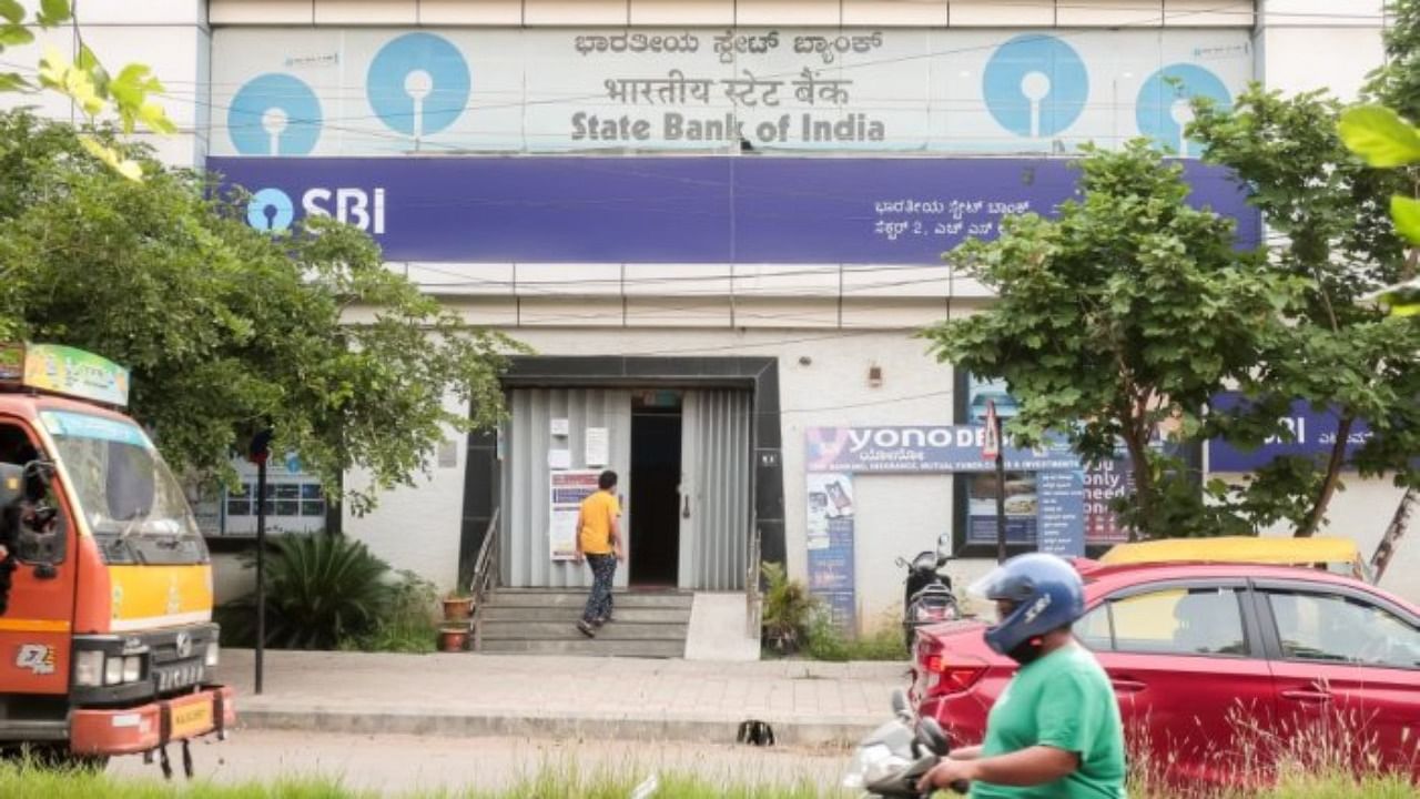 While the RBI has cumulatively cut repo rate by 115 bps to 4 per cent and the reverse repo by 155 bps to 3.35 per cent, while since the pandemic, government has not revised small savings schemes rates. Credit: iStock Photo