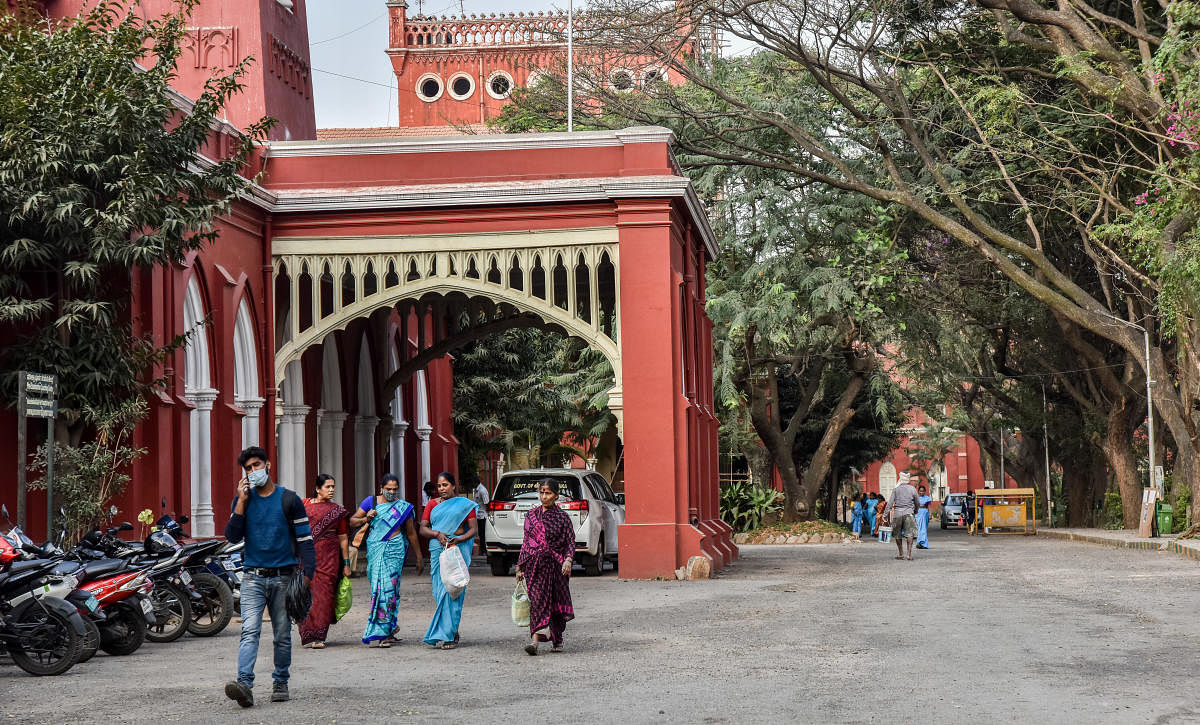 A deserted Central College campus after schools and colleges were shut, in Bengaluru on Wednesday. Credit: DH photo/Anup Ragh T