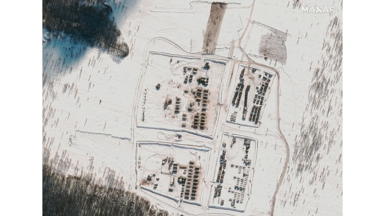 This satellite image provided by Maxar Technologies shows tents and a troop housing area in Kursk, approximately 110 kilometers to the east of the border with Ukraine. Credit: AP hoto