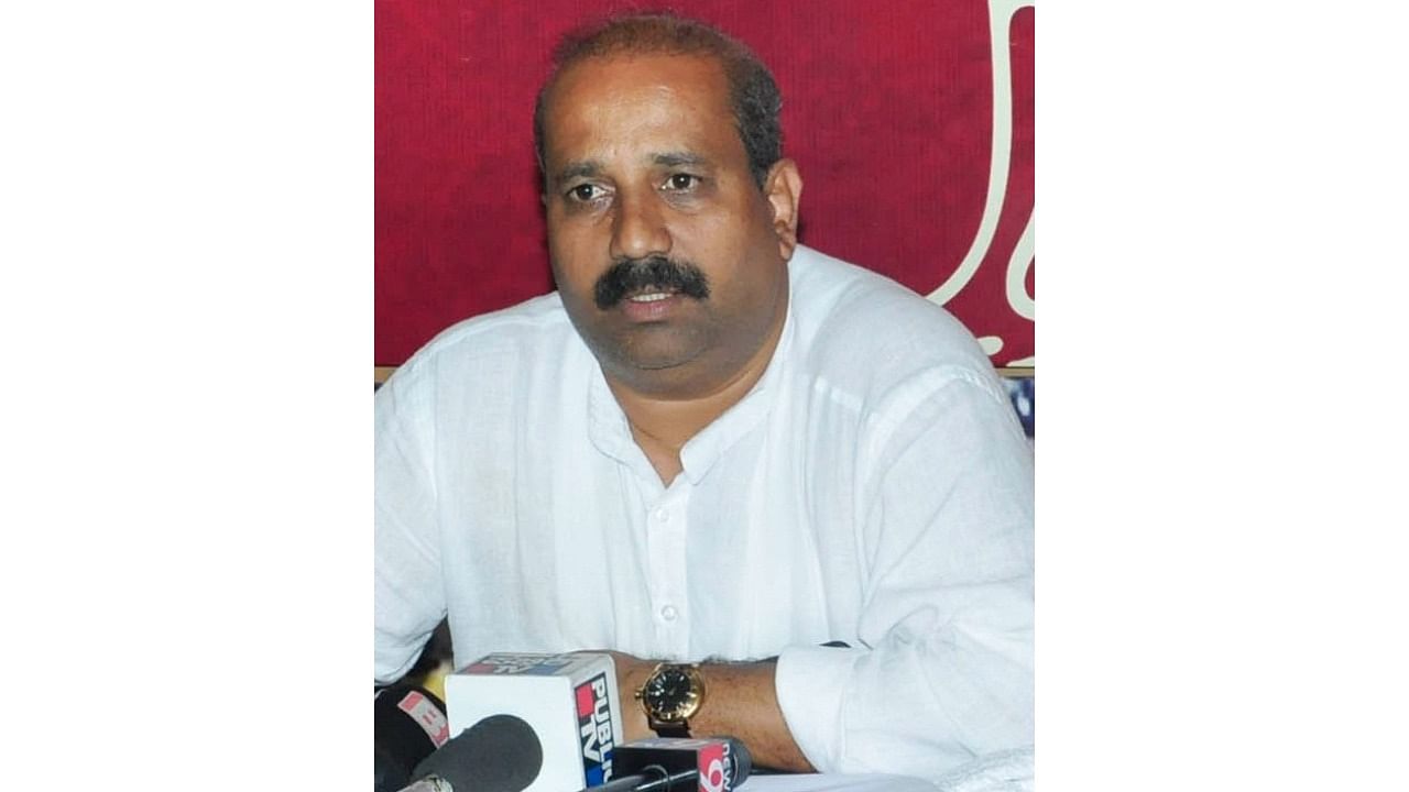 MLA Raghupathi Bhat. Credit: DH File Photo