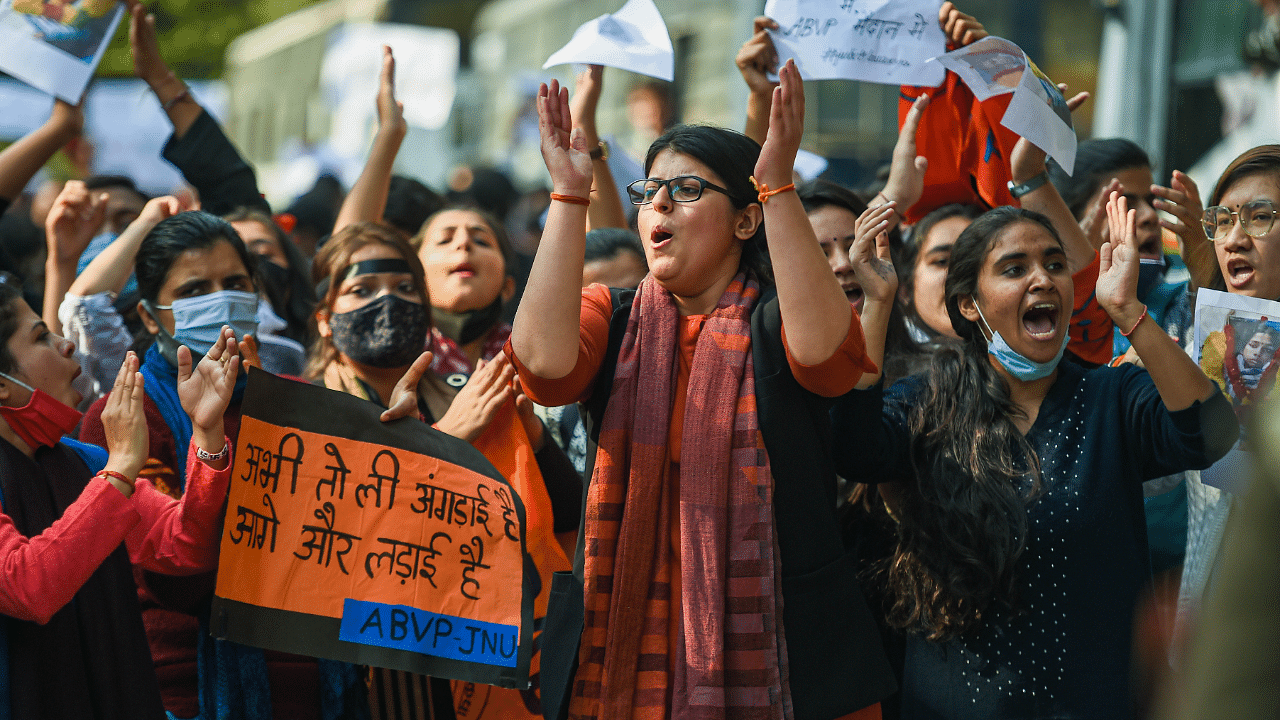 Akhil Bharatiya Vidyarthi Parishad (ABVP) members stage a protest against the Tamil Nadu government over the Lavanya suicide case. Credit: PTI Photo