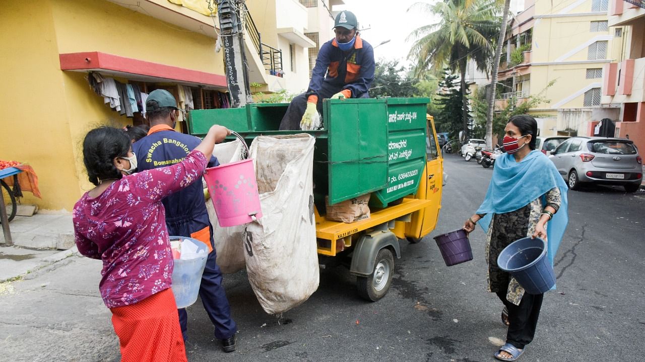 The recent Bruhat Bengaluru Mahanagara Palike (BBMP) plan for in-house waste management in apartments has elicited mixed reactions from the citizens. Credit: DH Photo