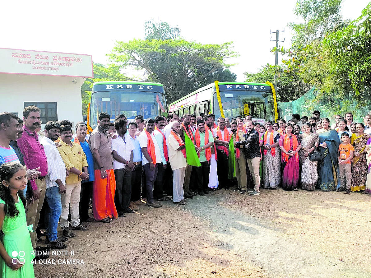 KSRTC’s city bus services between State Bank and railway station via Padil were flagged off by BJP MLA D Vedavyas Kamath at Mangaluru Junction Railway Station on Sunday.