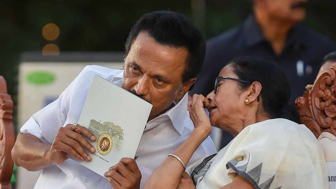 West Bengal Chief Minister Mamata Banerjee with Tamil Nadu Chief Minister MK Stalin. Credit: PTI File Photo