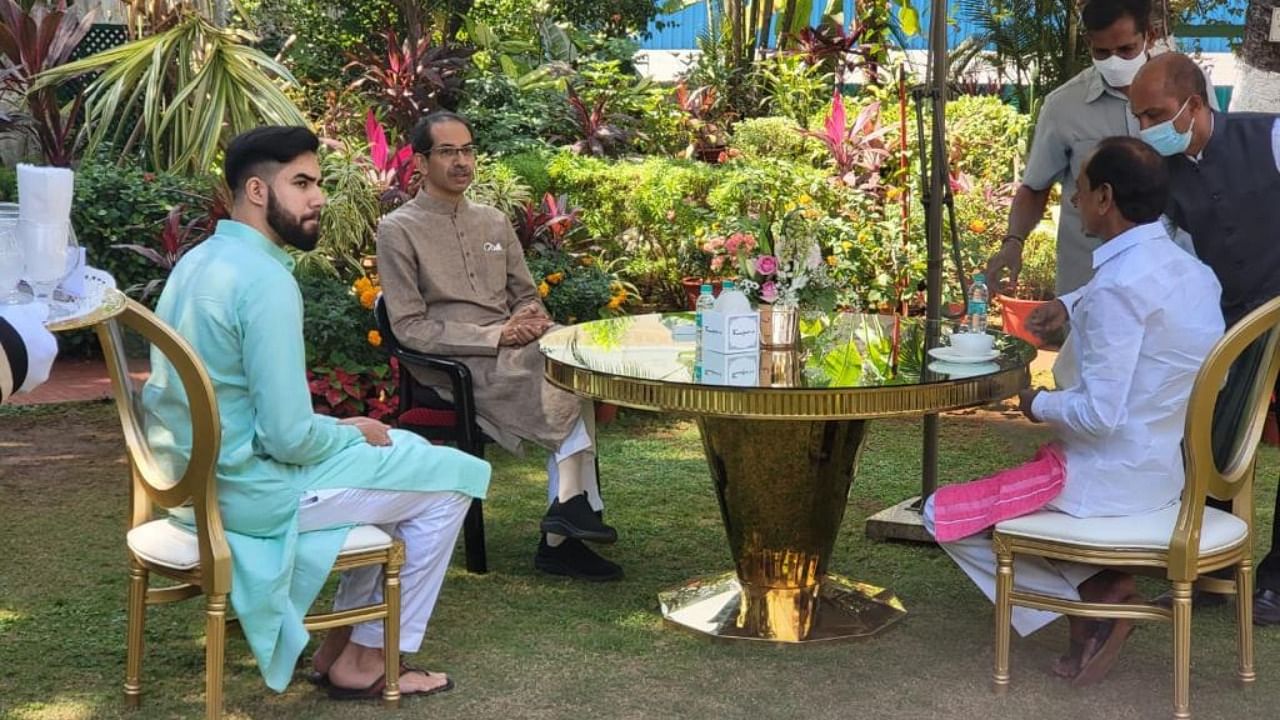 Thackeray had spoken to Chandrasekhar Rao over the phone on Wednesday and invited him to Mumbai. Credit: DH Photo