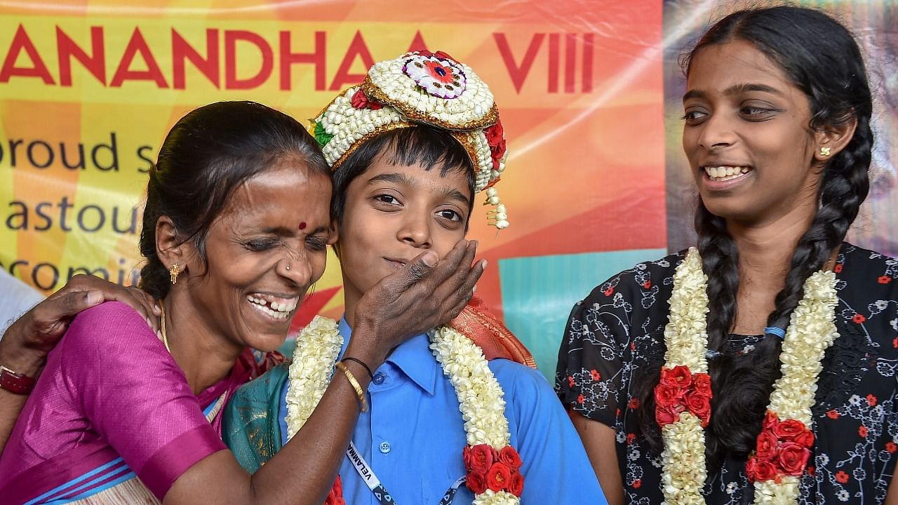 Praggnanandhaa along with his family, including sister Vaishali (R), who is also a Grand Master. Credit: PTI File Photo