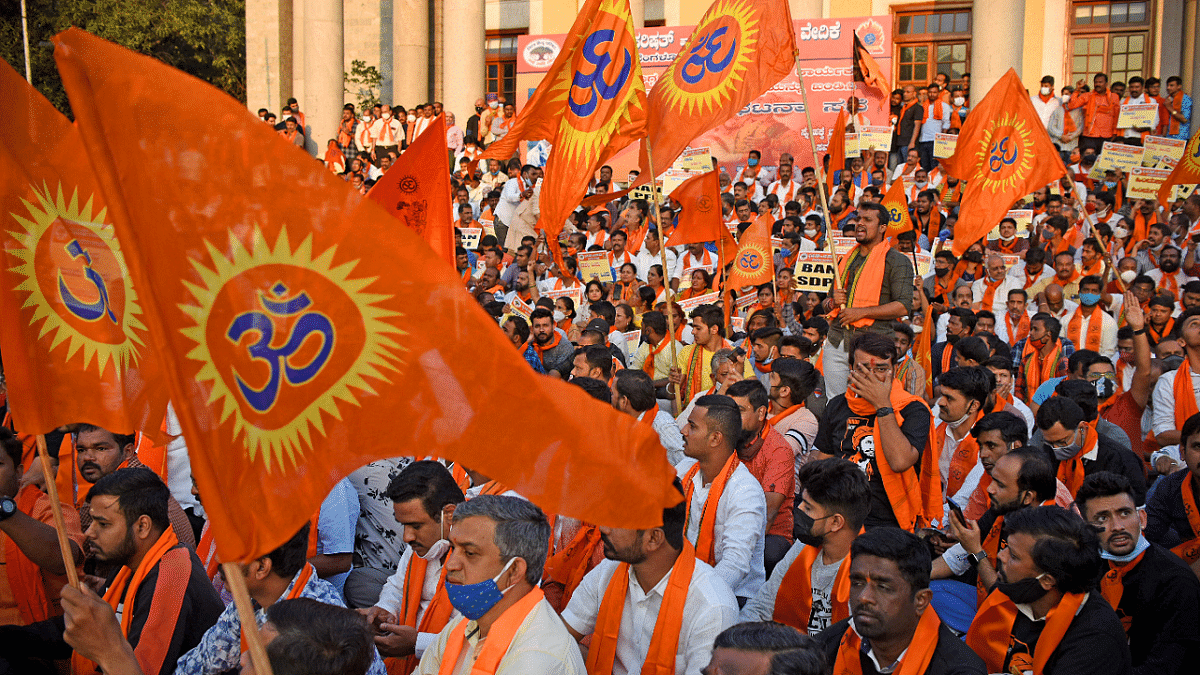 Various pro-Hindu organisations protest condemning the murder of Harsha in Shivamogga, at Town Hall, Bengaluru. Credit: DH Photo