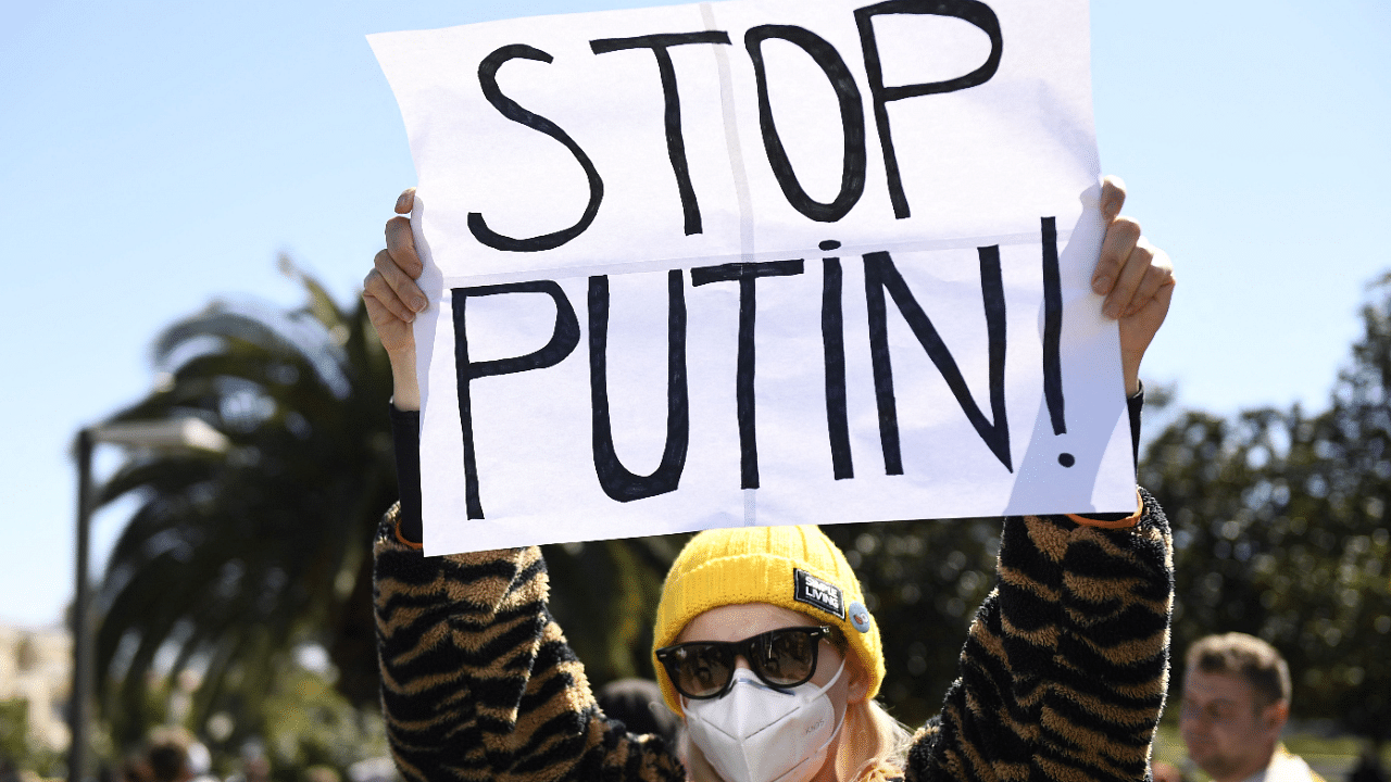 Demonstrators protest in support of Ukraine. Credit: AFP Photo