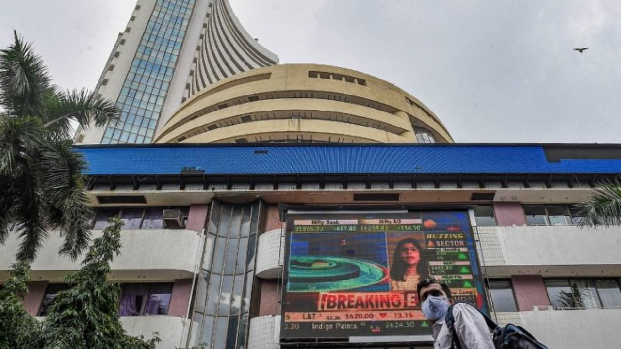 Coming to Friday, Sensex settled 2.4 per cent or 1,329 points up at 55,859 points, whereas Nifty 2.5 per cent or 410 points up at 16,658 points. Credit: PTI Photo
