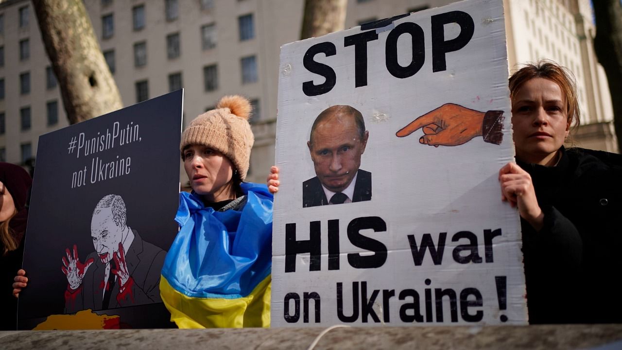 People including Ukrainians, take part in a demonstration in support of Ukraine, outside Downing Street, central London, Thursday, Feb. 24, 2022. Credit: AP/PTI File Photo