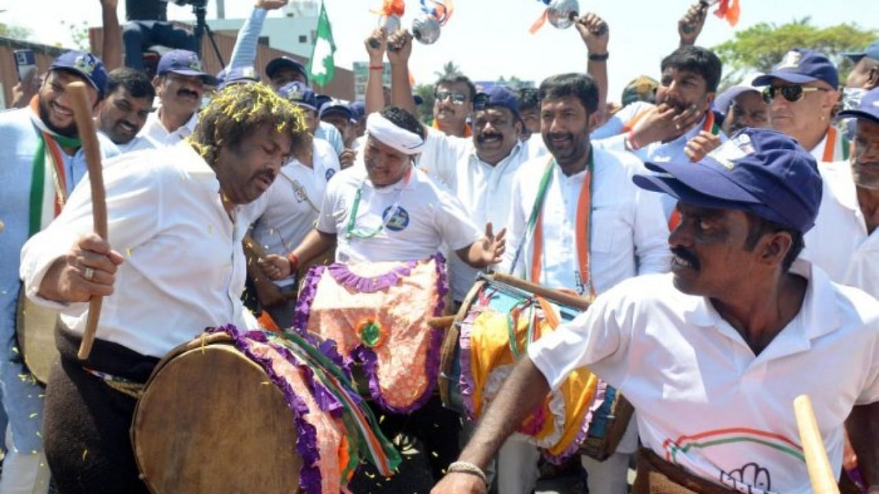 Congress leader Madhu Bangarappa during the second day of the Mekedatu Padayatra. Credit: DH Photo