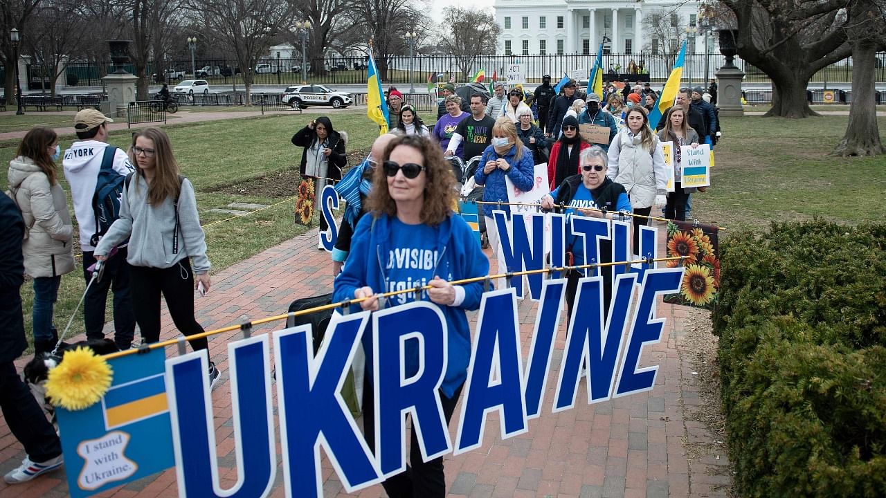Americans hold a demonstration in Washington to show their support to Ukraine. Credit: AFP Photo
