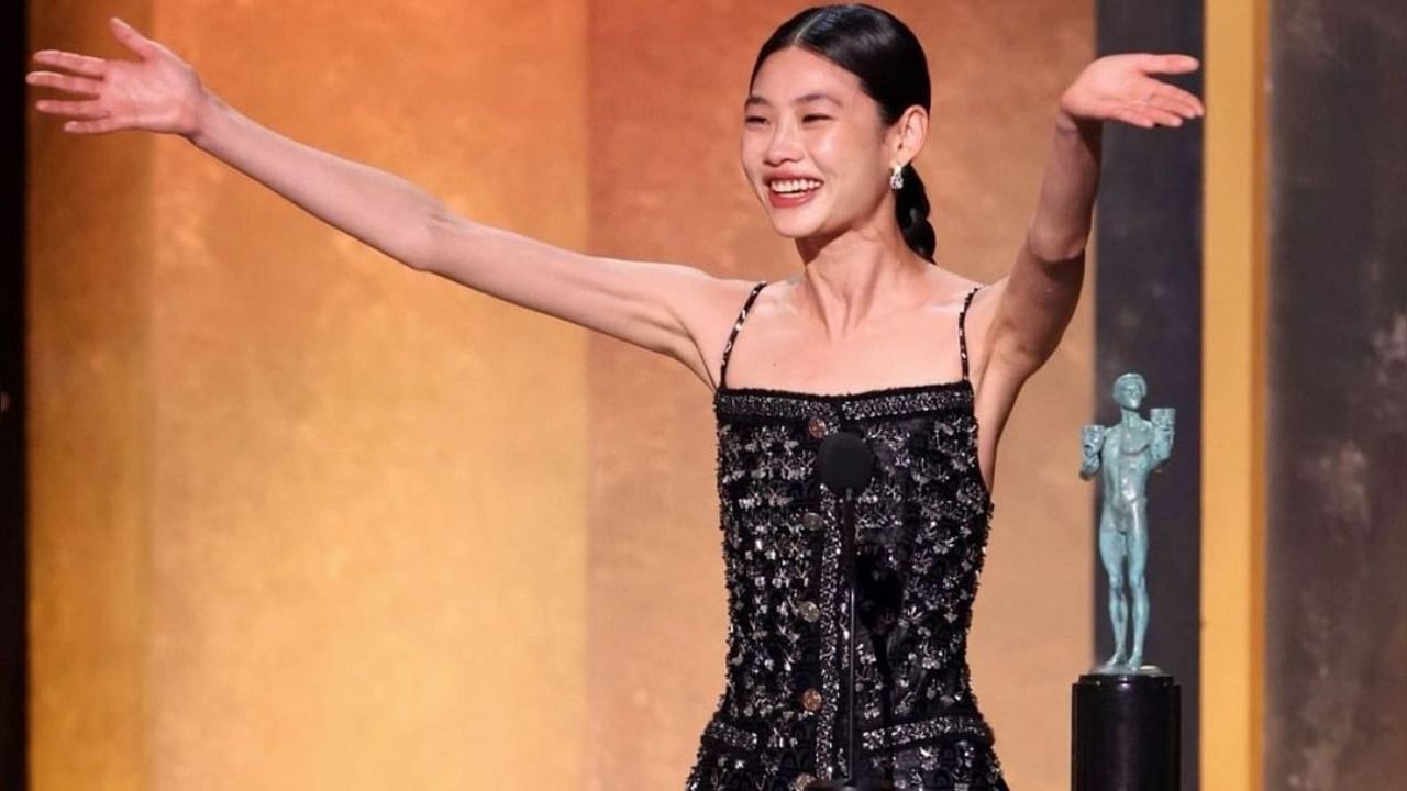 Squid Games actor HoYeon Jung at the SAG Awards in hand-embroidered Louis Vuitton gown. Credit: Instagram/@hoooooyeony