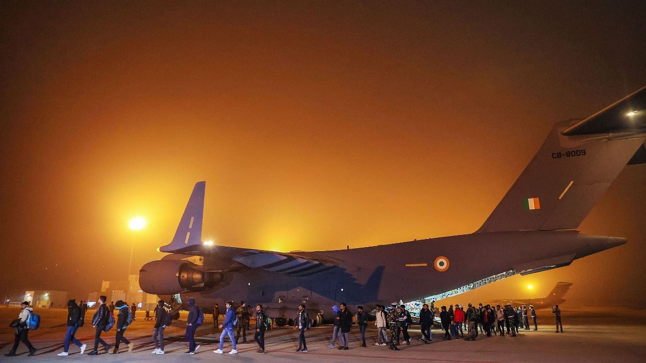 As part of Operation Ganga, the first IAF C-17 Globemaster aircraft carrying 200 passengers, mostly students returned to Hindan airbase near Delhi, from Bucharest. Credit: PTI Photo