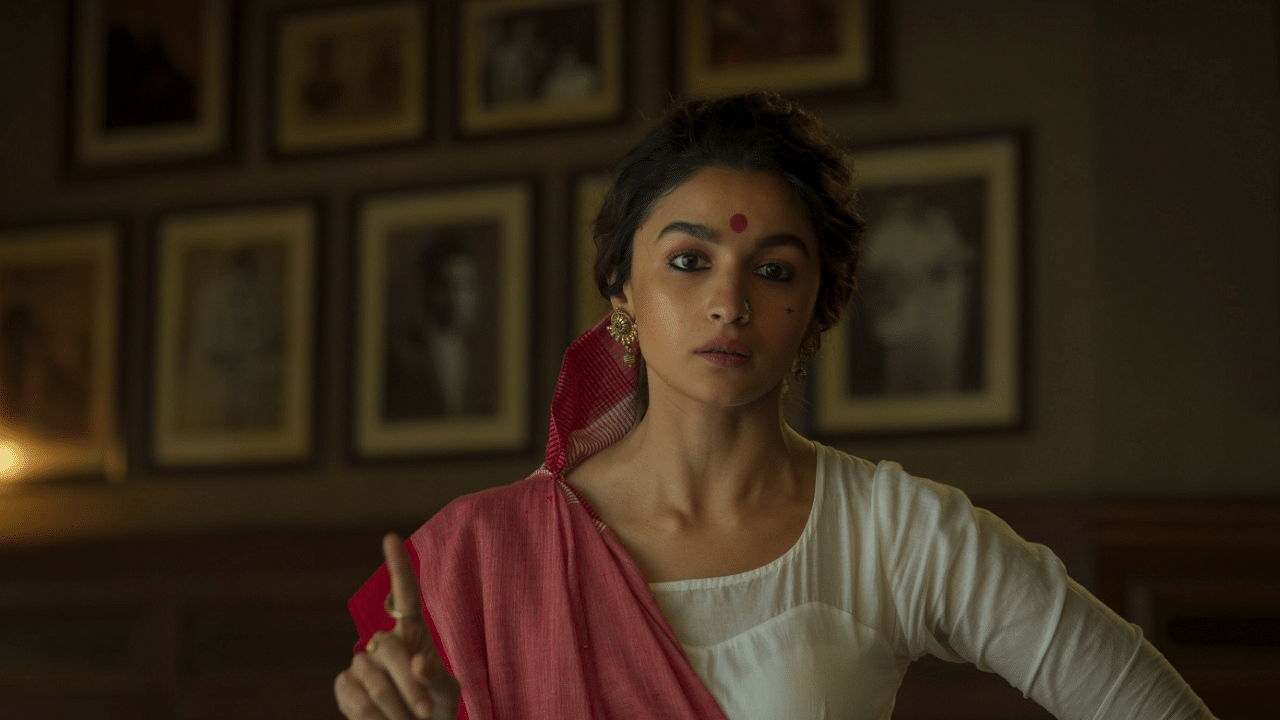 Alia Bhatt in a still from 'Gangubai Kathiawadi'. Credit: Twitter/@rohitkhilnani