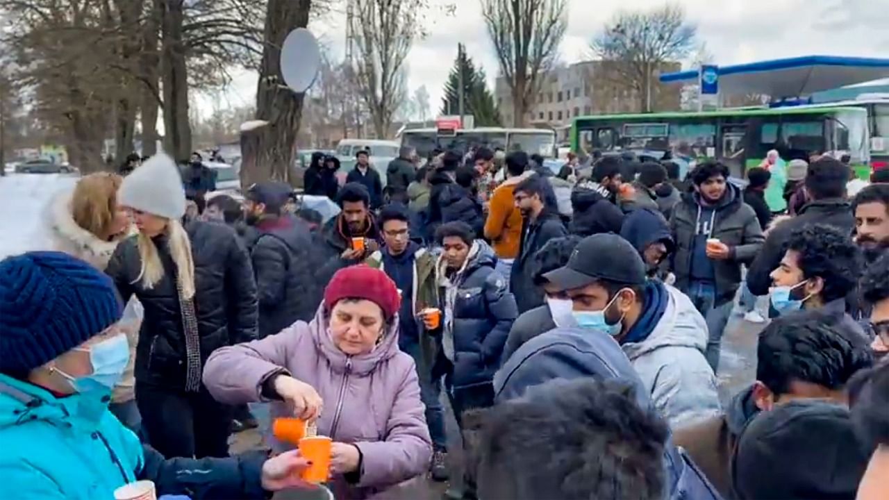 Indian students who were stranded in Sumy, on their way to Poltava, amid Russia-Ukraine conflict. Credit: PTI Photo