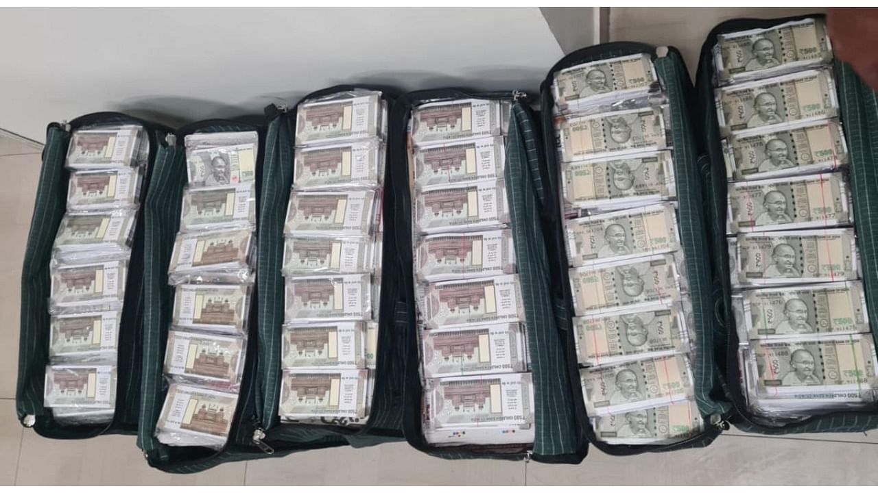 Police recovered Rs 8 lakh from the accused. Credit: Special arrangement