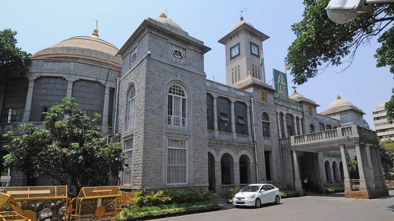 A view of the BBMP office in N R Square, Bengaluru. Credit: DH File Photo