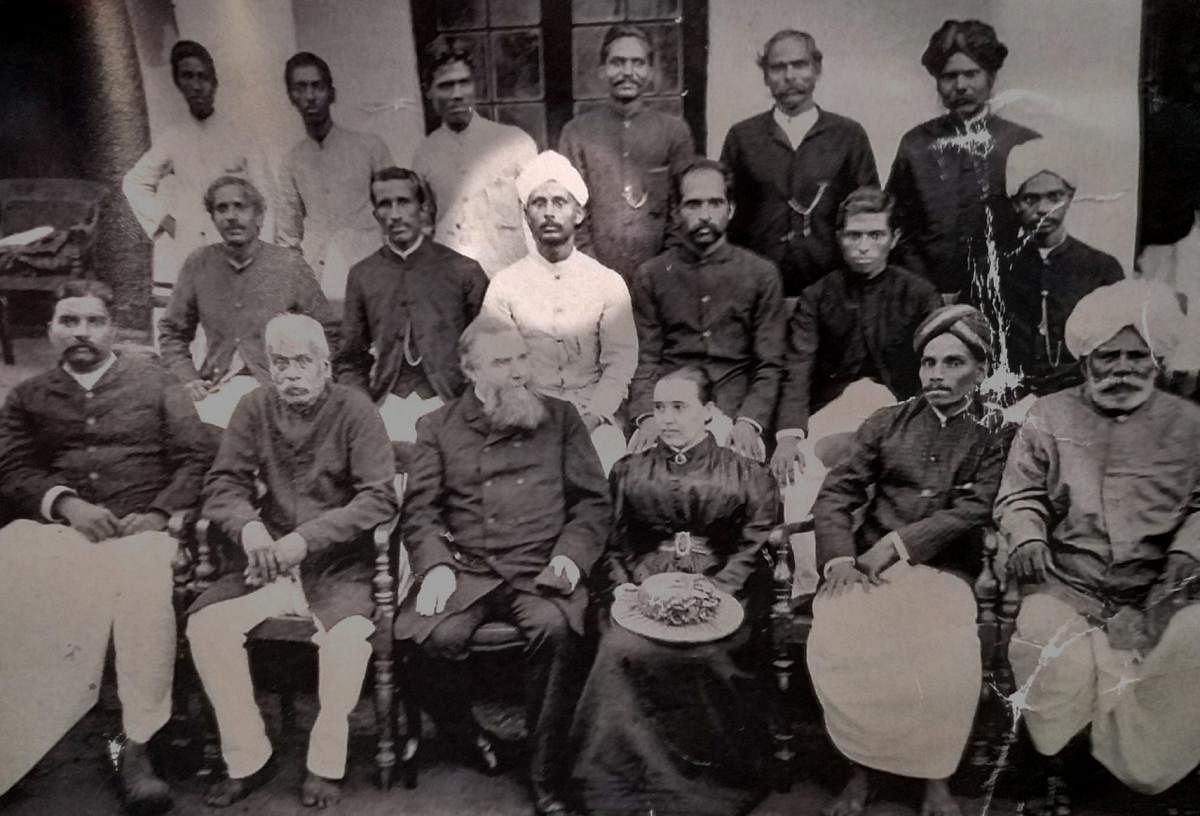 Nandalike Lashminarayanaiah 'Muddana' (third from left in the middle row) during his teaching days at Christian High School, Udupi. PHOTO: Christian High School, Udupi.