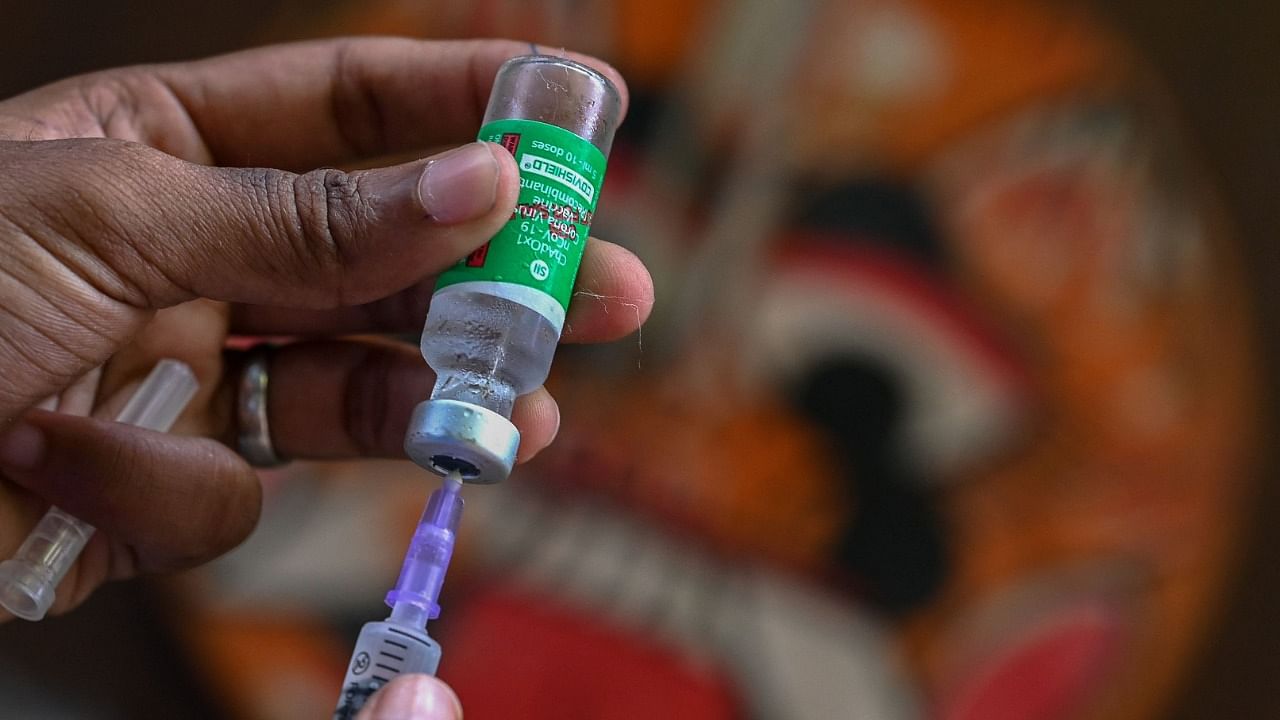 The government had on May 13, 2021, extended the gap between the first and second doses of the Covishield vaccine from 6-8 weeks to 12-16 weeks based on the recommendations by NTAGI. Credit: AFP File Photo