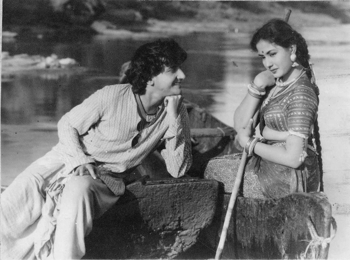 Meena Kumari and Bharat Bhushan in 'Baiju Bawra'. The film got Meena recognition as a star and actor. 