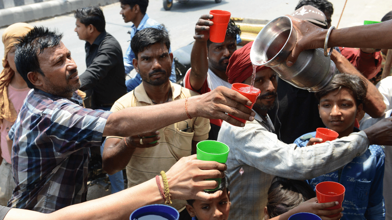 Mumbai reeled under heatwave conditions for five consecutive days from March 13 to 17. Credit: AFP Photo
