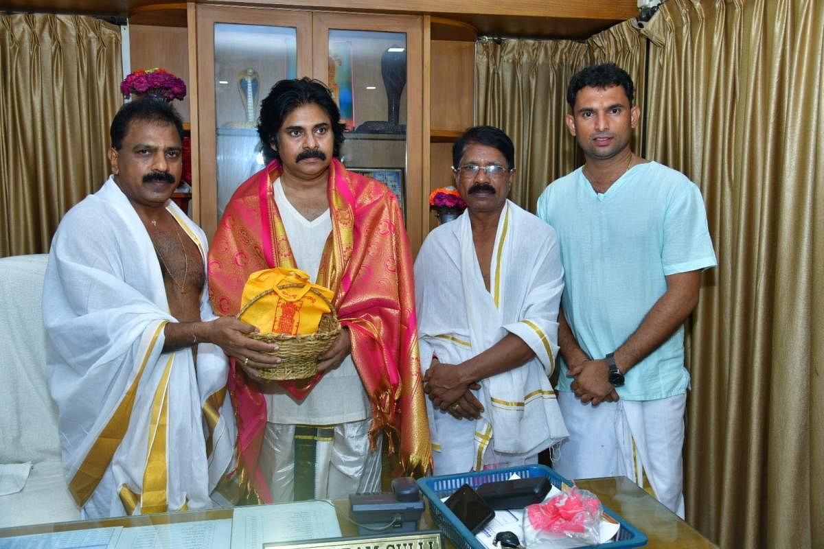 Actor and politician Pawan Kalyan was felicitated at Kukke Subrahmanya Temple.