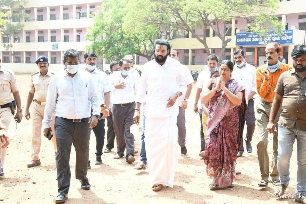 Transport Minister B Sriramulu on Wednesday courted a controversy by visiting SSLC examination centres in the town. Credit: Special Arrangement