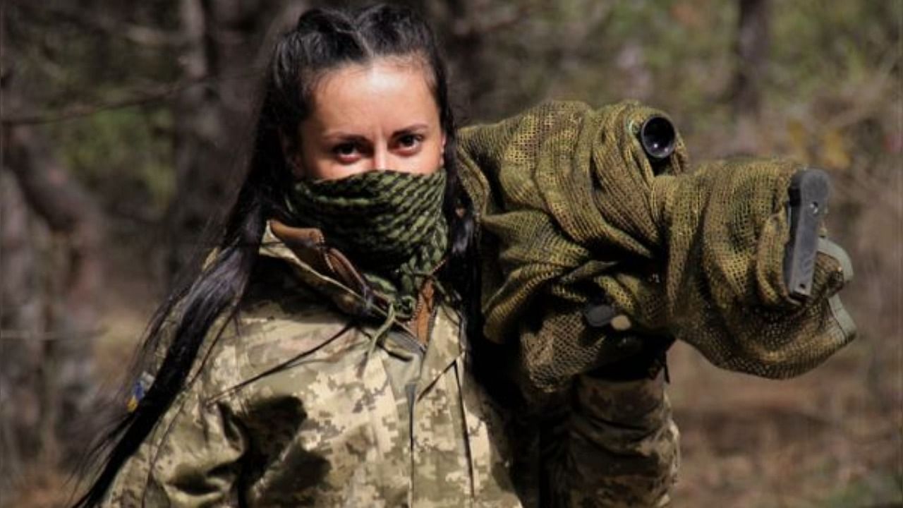 <div class="paragraphs"><p>Ukrainian female sniper.</p></div>