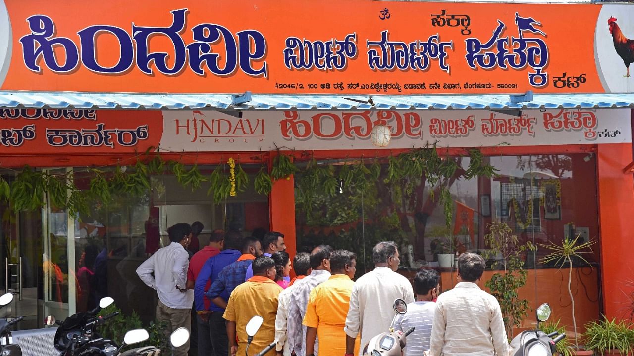 Jhatka meat being bought on the occasion of Ugadi in Bengaluru. Credit: DH File Photo
