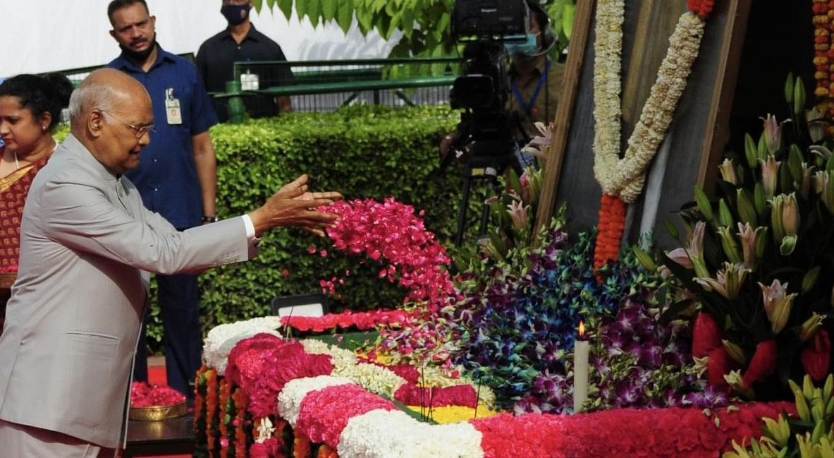 New Delhi: President Ram Nath Kovind offer floral tributes to architect of the Indian Constitution and Bharat Ratna Dr Bhim rao Ambedkar at his statue at Parliament House Lawns in New Delhi on Thursday, April 14, 2022. (Photo: Qamar Sibtain/IANS)