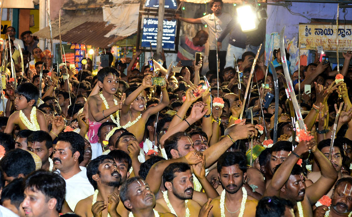 The Veerakumaras play a crucial role during the Karaga, especially during Hasi Karaga and the Shakthyotsava. Credit: DH file photo