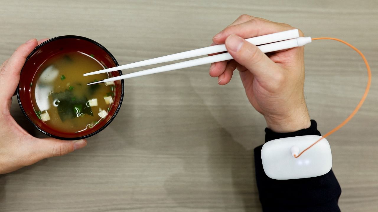 A view of the electric chopsticks in use. Credit: Reuters Photo