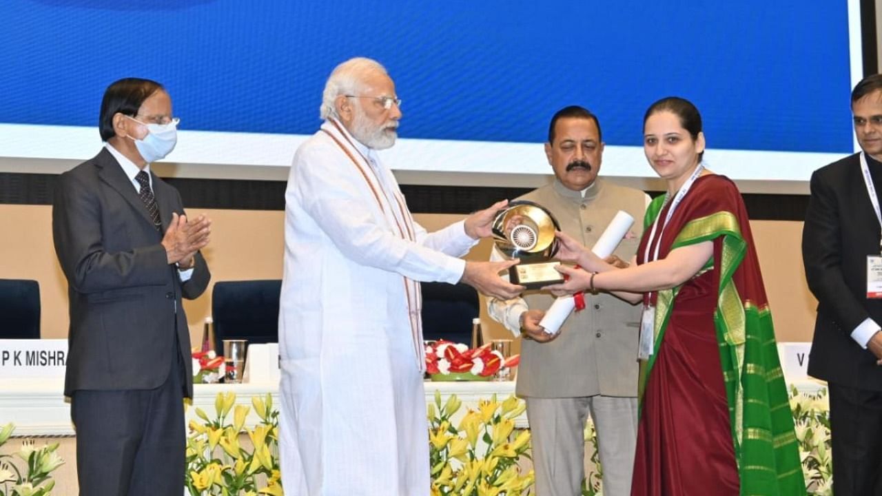 Prime Minister Narendra Modi on Thursday presented the Prime Minister’s Awards for Excellence in Public Administration to Seva Sindhu portal of Karnataka on the occasion of Civil Services Day at Delhi on Thursday. Credit: Special arrangement