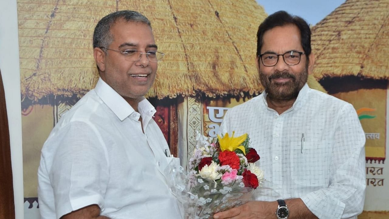 Minority Affairs Minister Mukhtar Abbas Naqvi with A P Abdullahkutty. Credit: Twitter/@naqvimukhtar