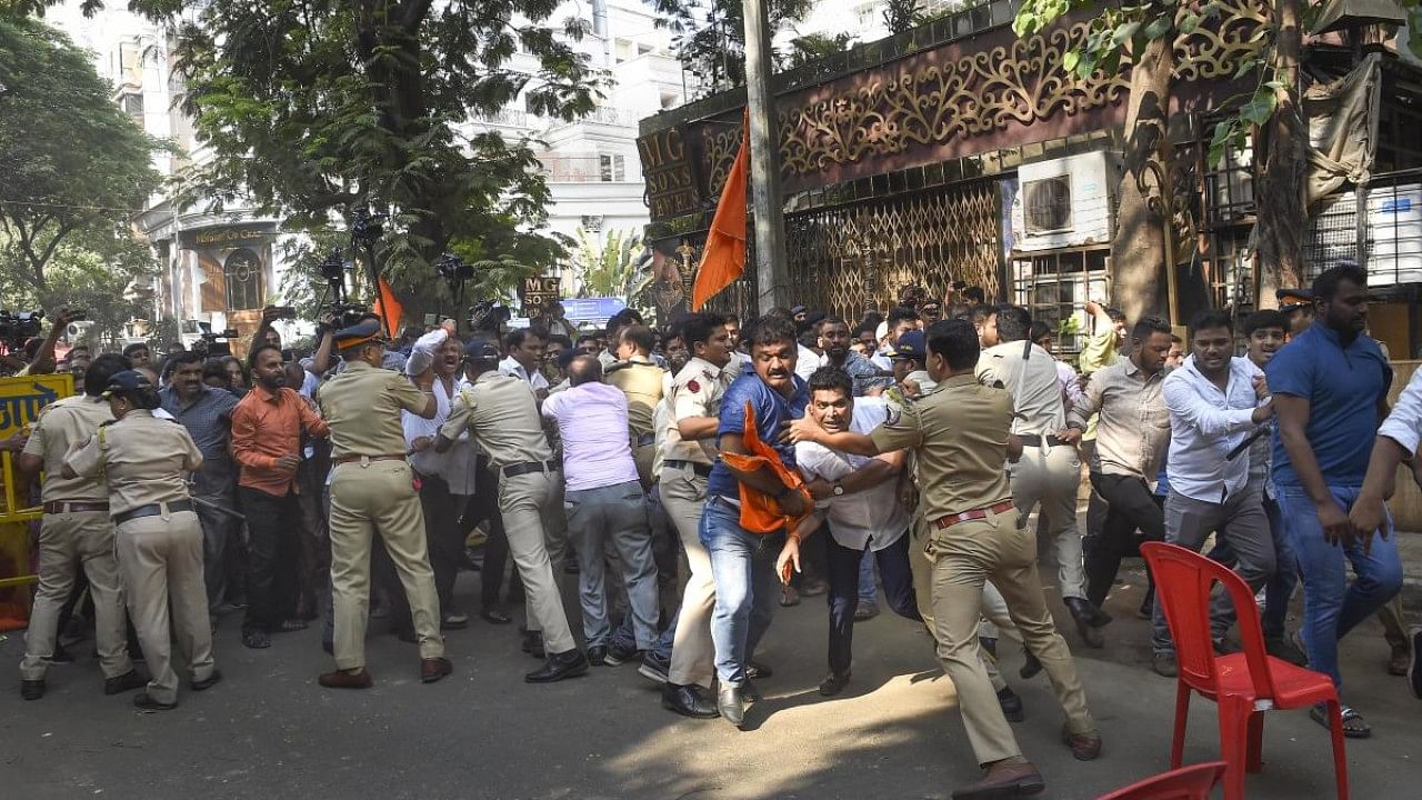 Shiv Sena workers protest against LS MP Navneet Rana over 'Hanuman Chalisa' row. Credit: PTI Photo