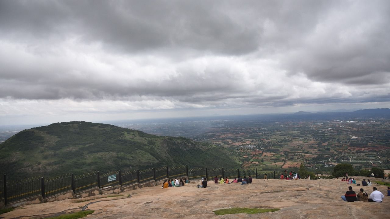 A picturesque view from the Nandi Hill in Chikkaballapur district. Credit: DH File Photo