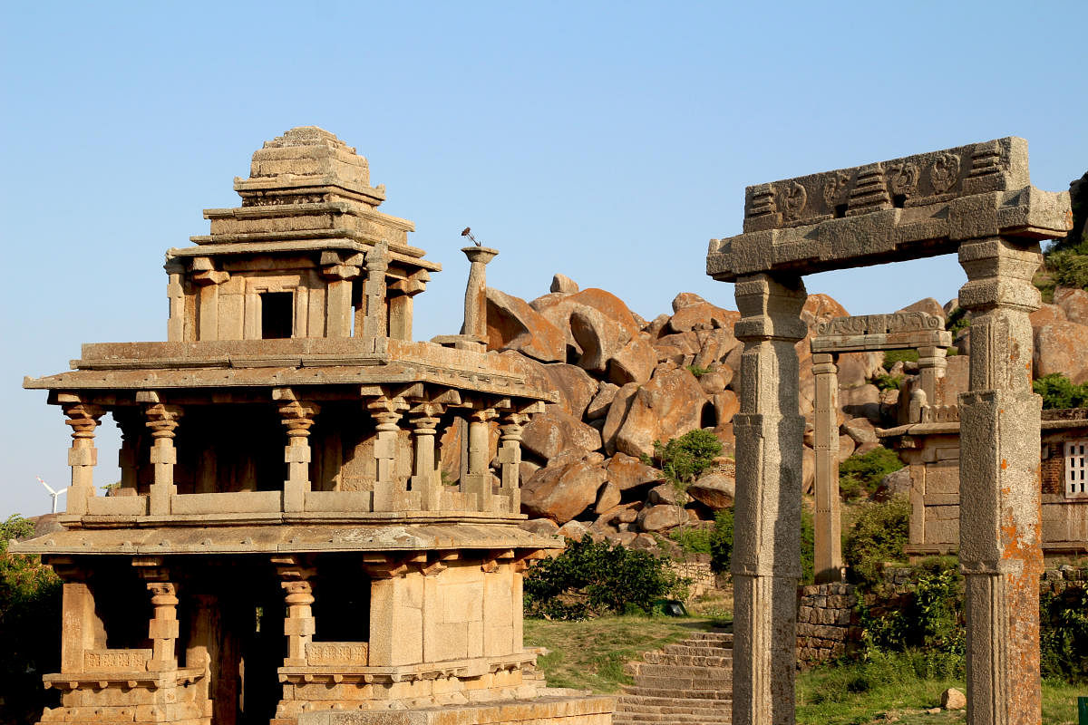 Ruins of temples and mandapa within the Chitradurga Fort