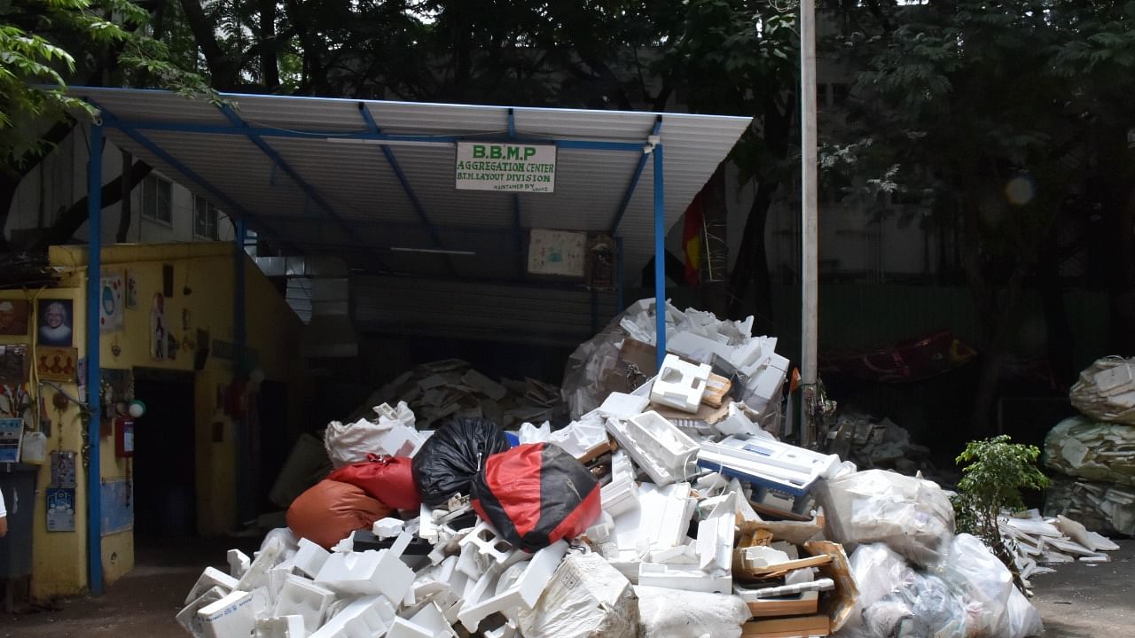 Solid waste management experts wonder why the city needs a separate unit if all the BBMP does is throw garbage in landfill sites. Credit: DH Photo
