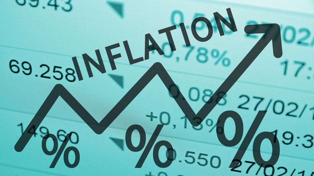 Global markets tumbled after central banks around the world aggressively raised interest rate to curb rising inflation, thus hitting economic growth. Credit: iStock Photo
