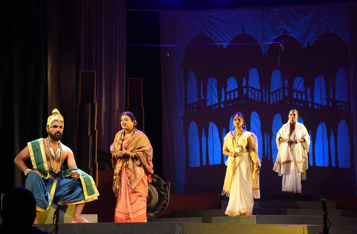 A scene from the play 'Parva' staged at Kudmul Ranga Rao Town Hall in Mangaluru on Tuesday.