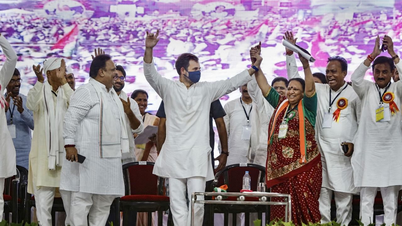Congress leader Rahul Gandhi with party workers during a public meeting, in Dahod. Credit: PTI Photo